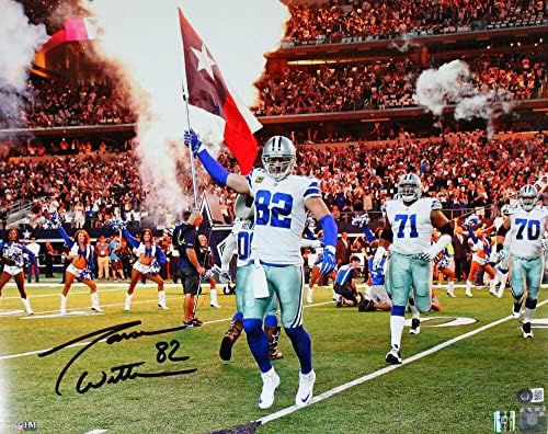 Jason Witten Autographing Dallas Cowboys 16x20 HM Flag Photo-Beckett w hologram crna