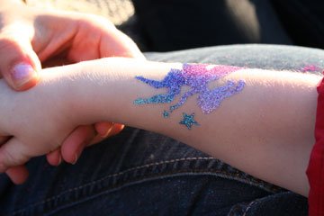 Glitter Tattoo Pro Kit 100 Tetovaža-Vodootporan Uradi Sam!